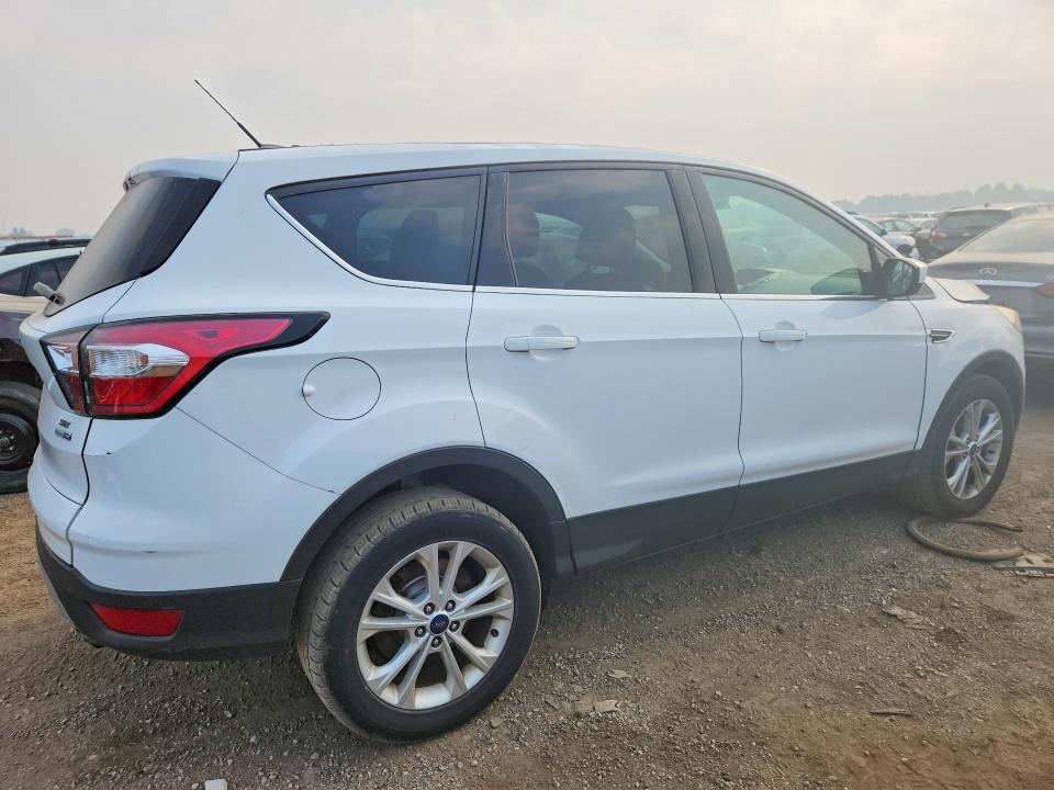 61039406 :رقم المزاد ، 1FMCU9GD8HUE10186 vin ، 2017 Ford Escape مزاد بيع