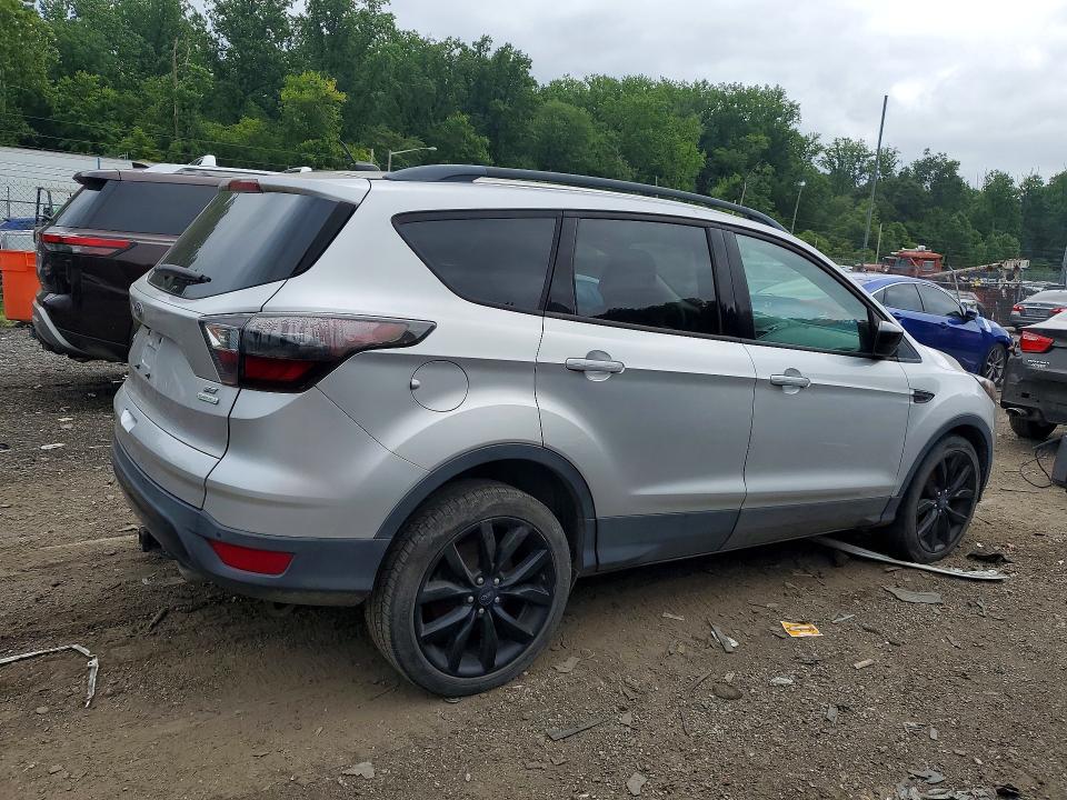 Продажа на аукционе авто 2017 Ford Escape, vin: 1FMCU0GD0HUA57678, номер лота: 61915336