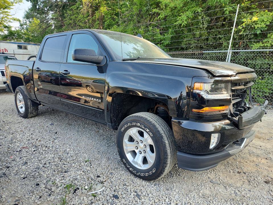 Продажа на аукционе авто 2018 Chevrolet Silverado, vin: 3GCUKREC0JG300816, номер лота: 60916126