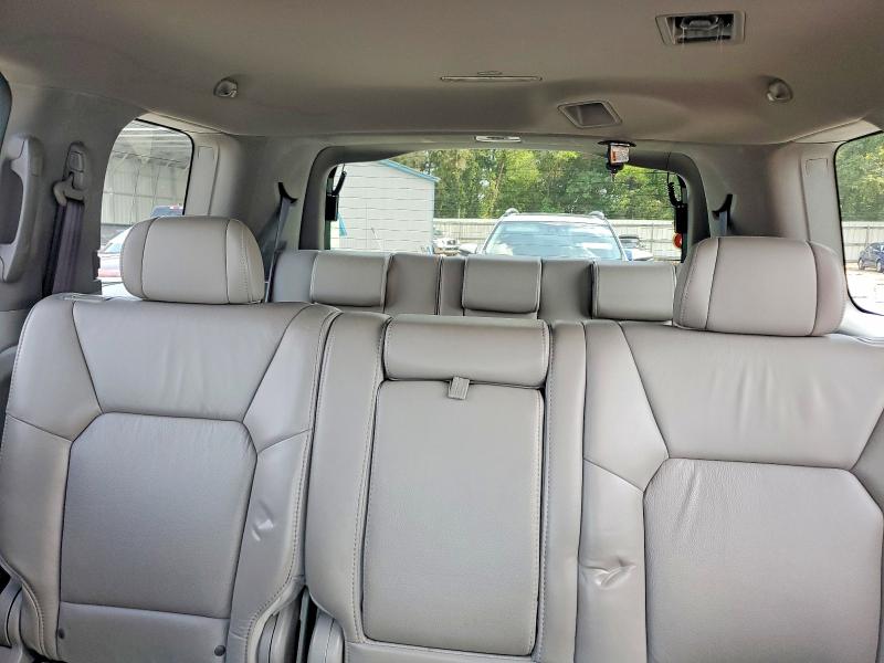 63361306 :رقم المزاد ، 5FNYF4H57BB075937 vin ، 2011 Honda Pilot مزاد بيع