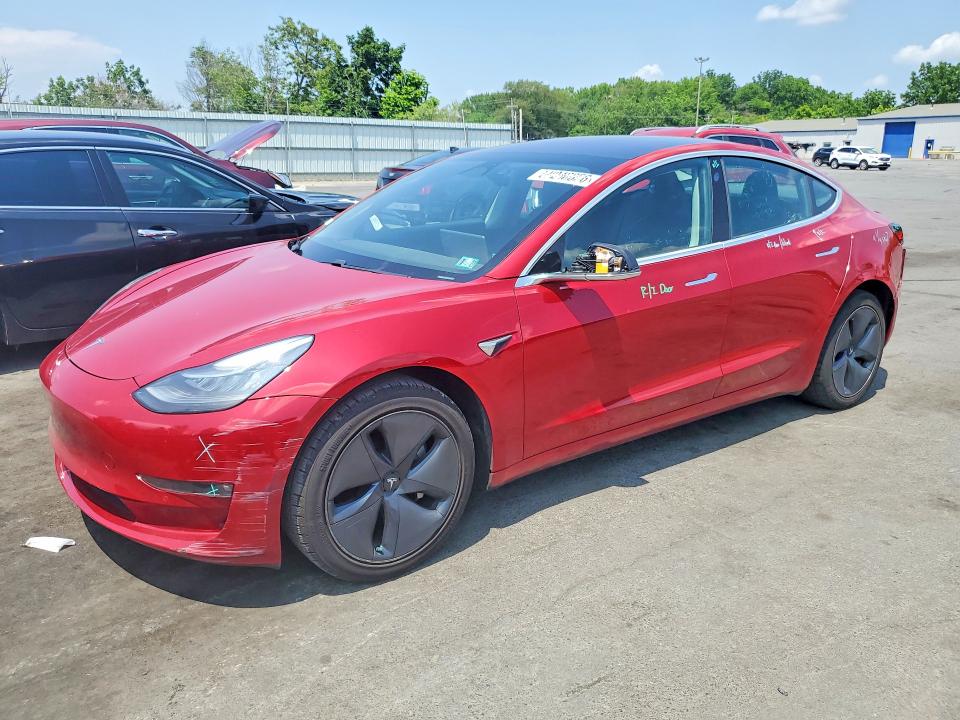 59246656 :رقم المزاد ، 5YJ3E1EA1JF102741 vin ، 2018 Tesla Model 3 مزاد بيع