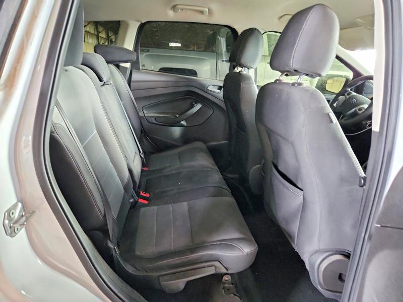 62070636 :رقم المزاد ، 1FMCU0G71FUA92673 vin ، 2015 Ford Escape مزاد بيع