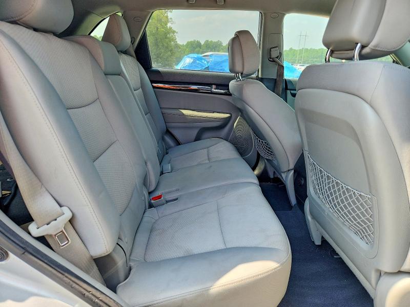 61564456 :رقم المزاد ، 5XYKT3A18BG077611 vin ، 2011 Kia Sorento مزاد بيع