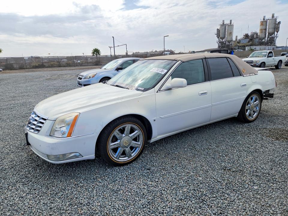 Auction sale of the 2007 Cadillac Dts, vin: 1G6KD57Y77U168469, lot number: 61795136