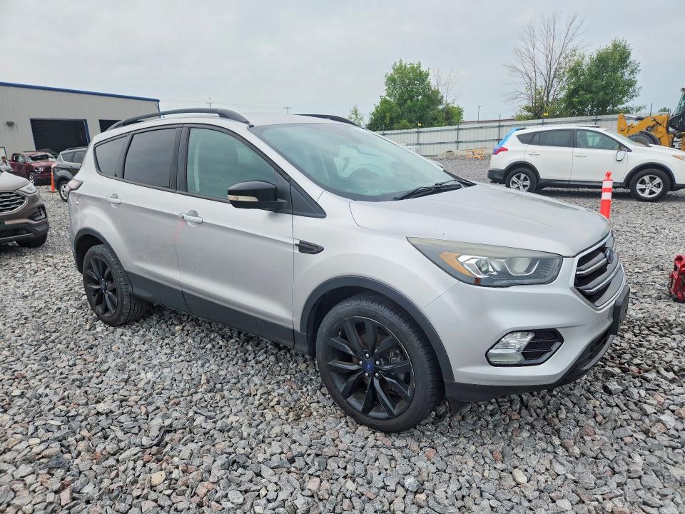 Продаж на аукціоні авто 2017 Ford Escape, vin: 1FMCU9JD2HUA89884, номер лоту: 61546696
