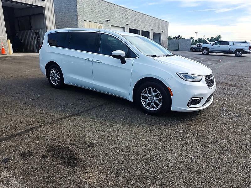 2023 Chrysler Pacifica მანქანა იყიდება აუქციონზე, vin: 2C4RC1FG8PR590442, აუქციონის ნომერი: 63382116