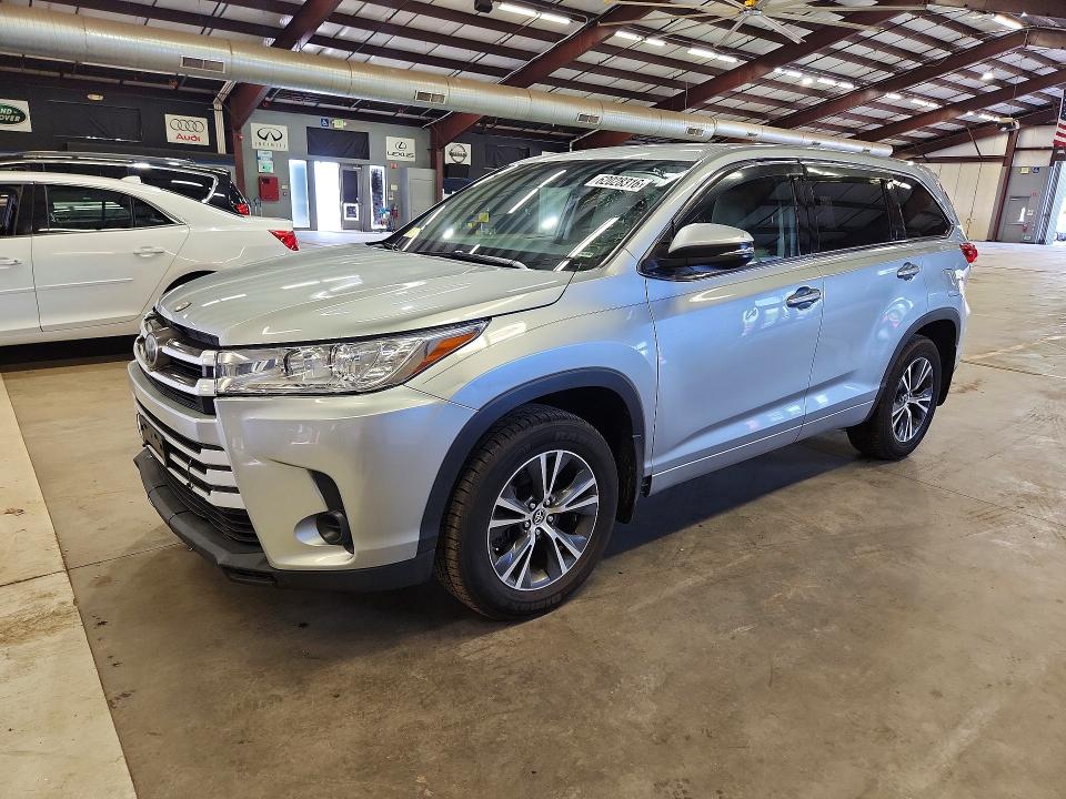 2017 Toyota Highlander მანქანა იყიდება აუქციონზე, vin: 5TDBZRFH7HS379670, აუქციონის ნომერი: 62028316