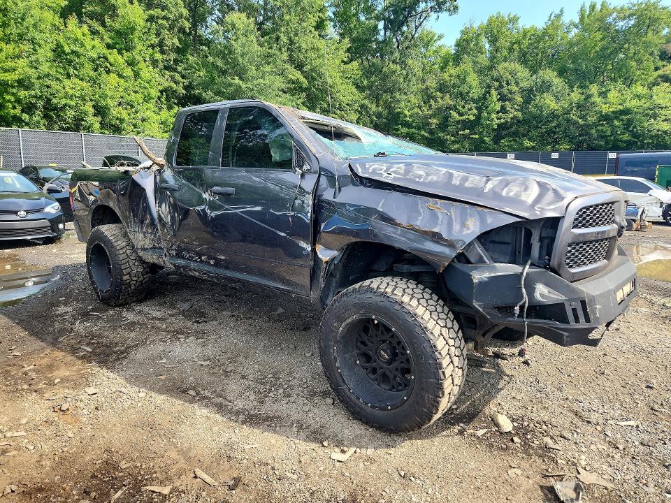 62014266 :رقم المزاد ، 1C6RR7FT9JS290078 vin ، 2018 Ram 1500 مزاد بيع