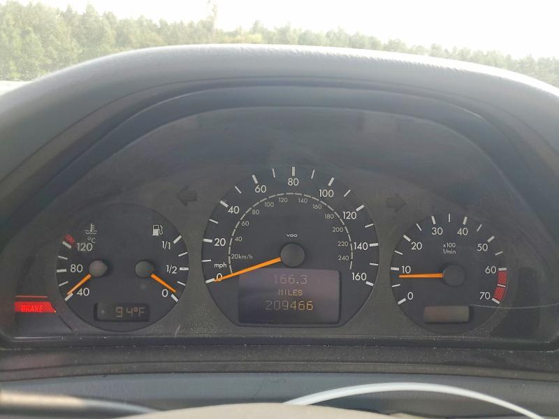 2000 Mercedes-benz Clk მანქანა იყიდება აუქციონზე, vin: WDBLJ65G0YF121024, აუქციონის ნომერი: 62935256