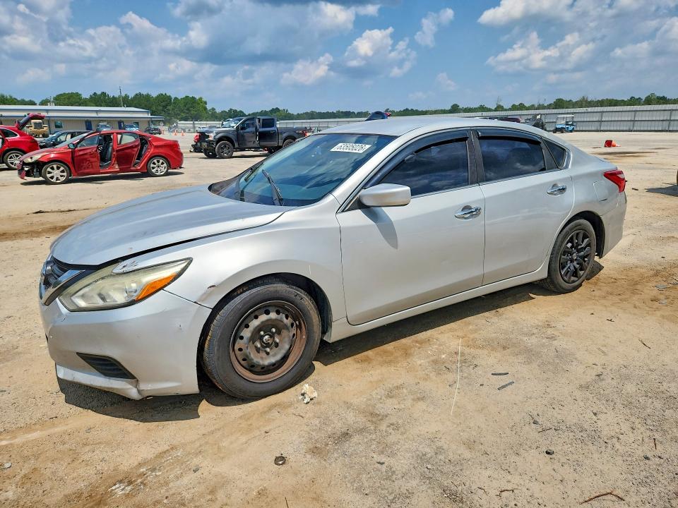 2017 Nissan Altima მანქანა იყიდება აუქციონზე, vin: 1N4AL3APXHC114581, აუქციონის ნომერი: 63505026