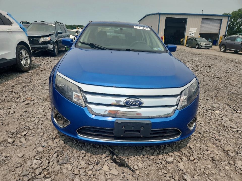 61174276 :رقم المزاد ، 3FAHP0JA5CR371056 vin ، 2012 Ford Fusion مزاد بيع