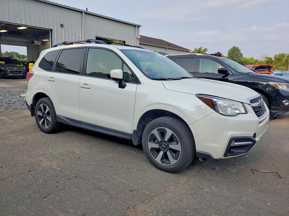 Продаж на аукціоні авто 2017 Subaru Forester, vin: JF2SJAGCXHH560747, номер лоту: 62579896