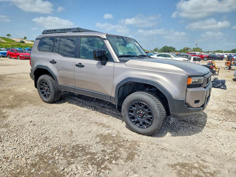 60593076 :رقم المزاد ، JTEABFAJXR5007834 vin ، 2024 Toyota Land Cruiser مزاد بيع