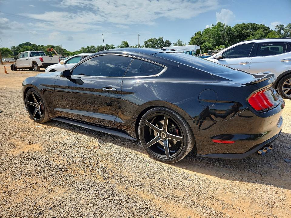 61760436 :رقم المزاد ، 1FA6P8CF3J5137609 vin ، 2018 Ford Mustang مزاد بيع