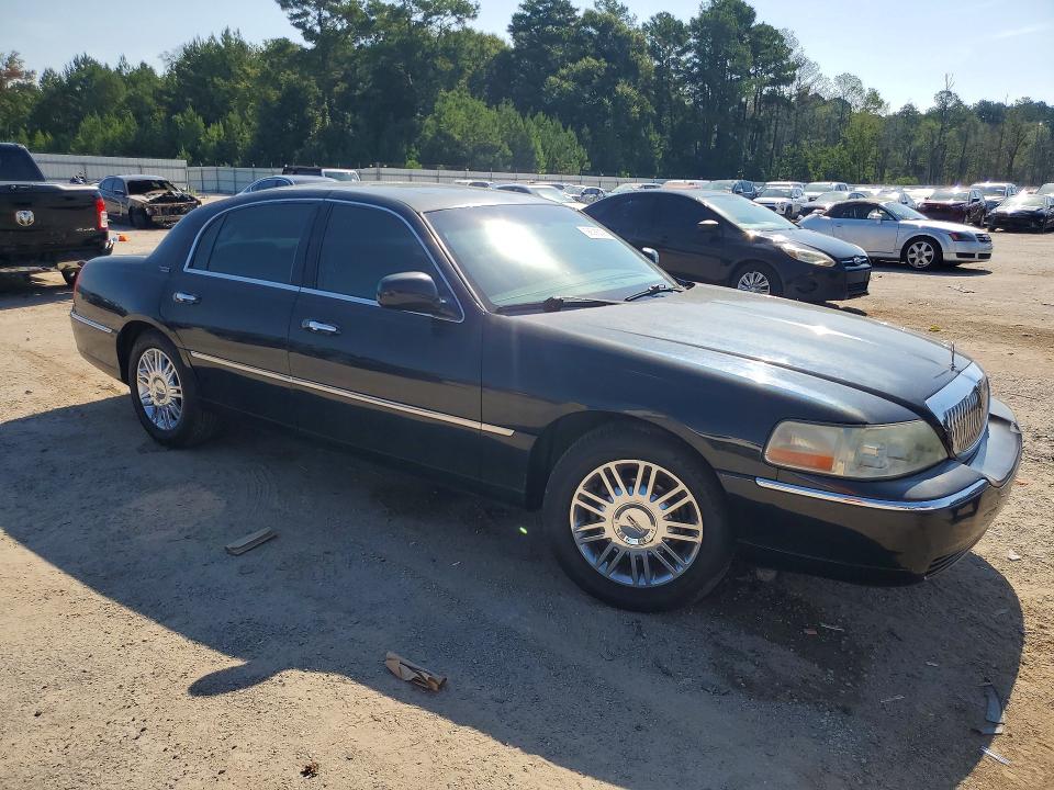 2007 Lincoln Town Car მანქანა იყიდება აუქციონზე, vin: 1LNHM82V47Y620310, აუქციონის ნომერი: 56536026