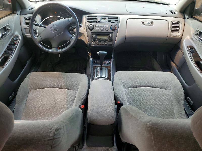 61478826 :رقم المزاد ، 1HGCG56732A805516 vin ، 2002 Honda Accord مزاد بيع
