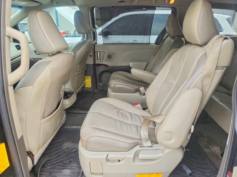 61862106 :رقم المزاد ، 5TDDK3DC6ES072021 vin ، 2014 Toyota Sienna مزاد بيع