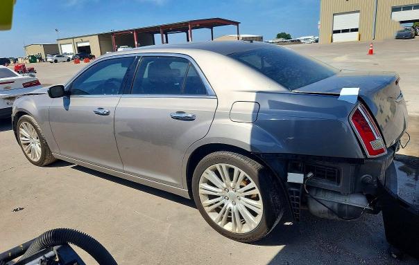 2014 Chrysler 300c მანქანა იყიდება აუქციონზე, vin: 2C3CCAET2EH167982, აუქციონის ნომერი: 62645026