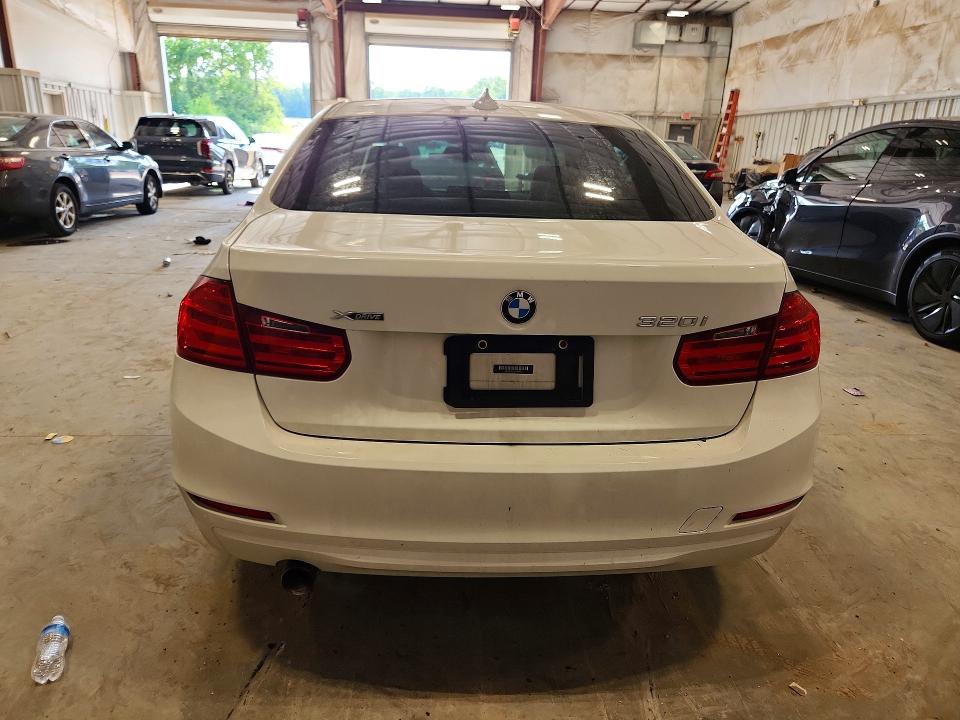 2013 Bmw 320 მანქანა იყიდება აუქციონზე, vin: WBA3C3C52DF982613, აუქციონის ნომერი: 61308246