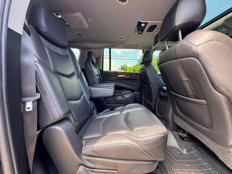 60150716 :رقم المزاد ، 1GYS4JKJXKR332853 vin ، 2019 Cadillac Escalade مزاد بيع