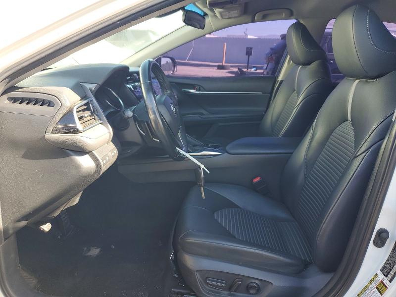 60183766 :رقم المزاد ، 4T1B11HK6JU626482 vin ، 2018 Toyota Camry مزاد بيع