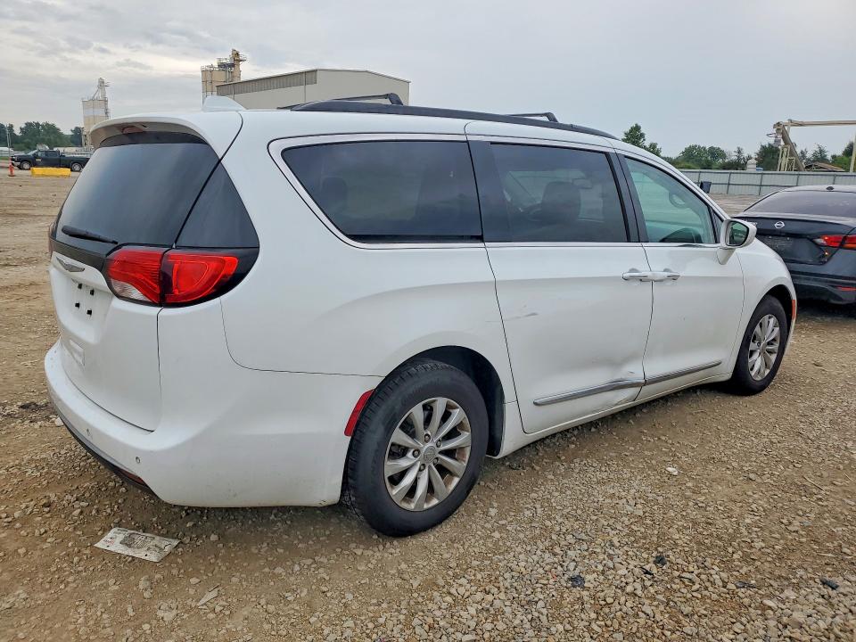 Auction sale of the 2017 Chrysler Pacifica, vin: 2C4RC1BG9HR584205, lot number: 62417046