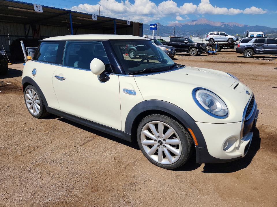 2015 Mini Cooper მანქანა იყიდება აუქციონზე, vin: WMWXP7C51F2A37033, აუქციონის ნომერი: 60832036