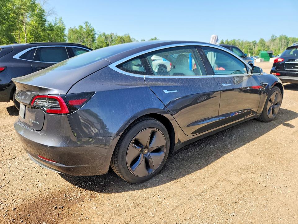 85609675 :رقم المزاد ، 5YJ3E1EB2KF407272 vin ، 2019 Tesla Model 3 مزاد بيع