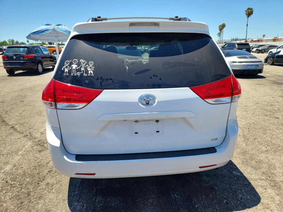Продаж на аукціоні авто 2011 Toyota Sienna, vin: 5TDKK3DCXBS110627, номер лоту: 62353106