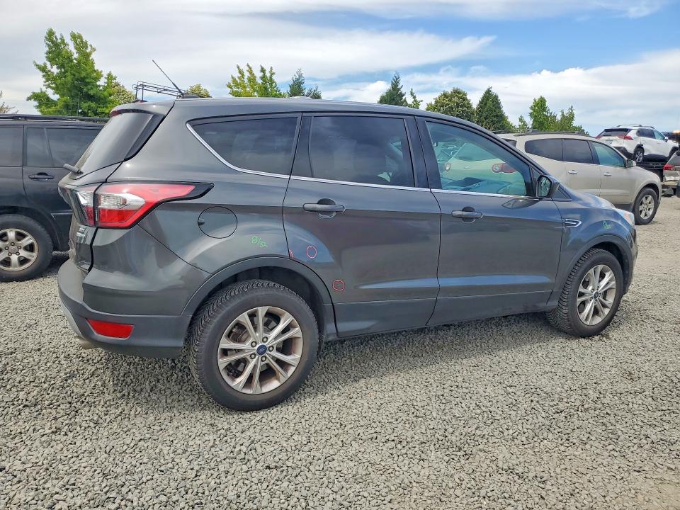 62875426 :رقم المزاد ، 1FMCU9G95HUC38923 vin ، 2017 Ford Escape مزاد بيع