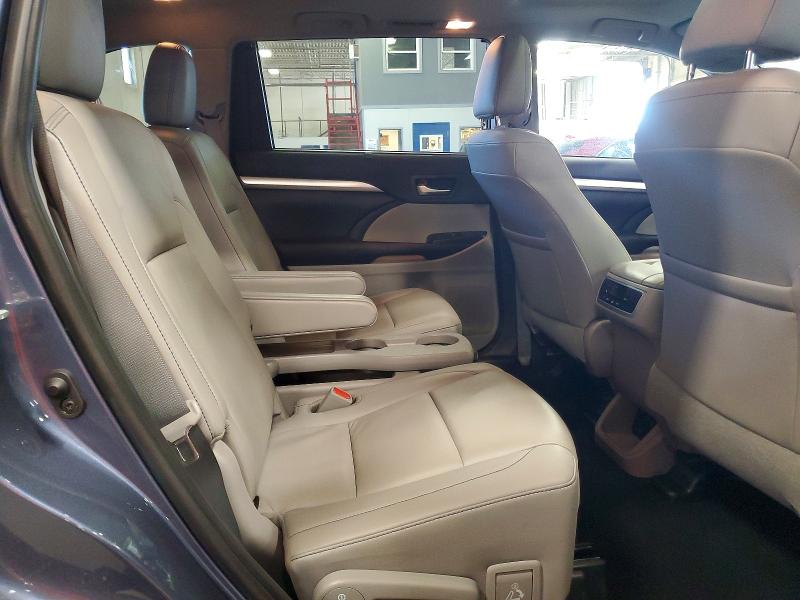 60934686 :رقم المزاد ، 5TDJZRFHXKS708977 vin ، 2019 Toyota Highlander مزاد بيع