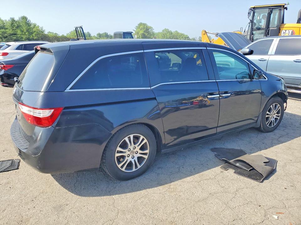 58397216 :رقم المزاد ، 5FNRL5H67DB070493 vin ، 2013 Honda Odyssey مزاد بيع