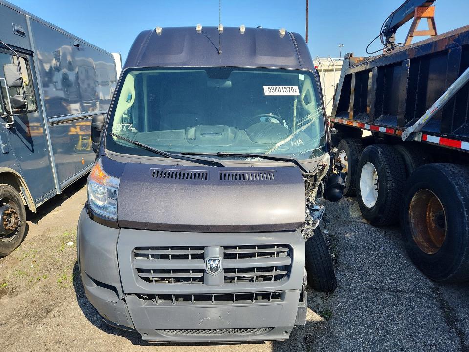 59861576 :رقم المزاد ، 3C6TRVDG4JE116096 vin ، 2018 Ram Promaster 2500 مزاد بيع