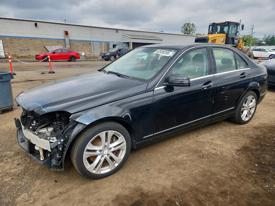 62838206 :رقم المزاد ، WDDGF8AB6ER306401 vin ، 2014 Mercedes-benz C مزاد بيع