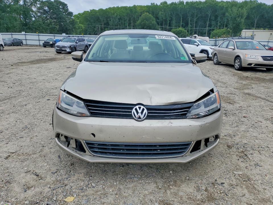 Продажа на аукционе авто 2014 Volkswagen Jetta, vin: 3VWLL7AJ1EM244598, номер лота: 62214056