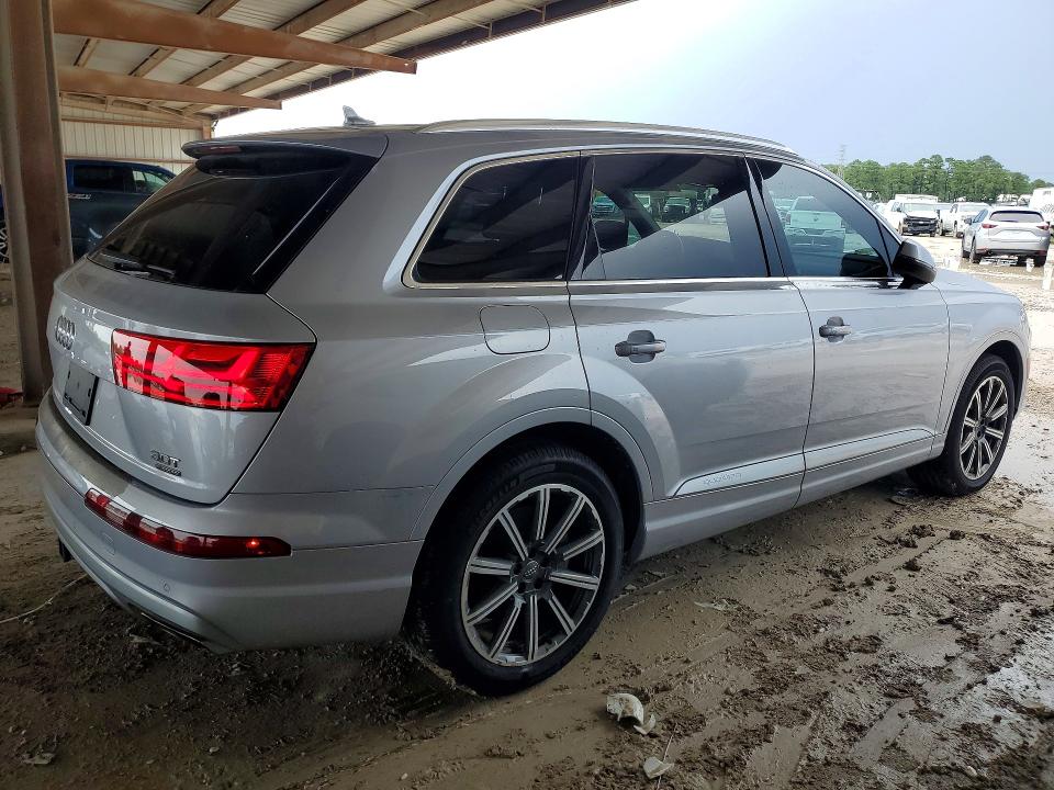 60800266 :رقم المزاد ، WA1LAAF7XHD004155 vin ، 2017 Audi Q7 مزاد بيع