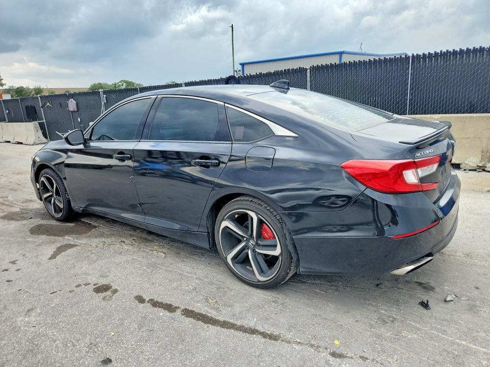 61605606 :رقم المزاد ، 1HGCV1F37JA048226 vin ، 2018 Honda Accord مزاد بيع