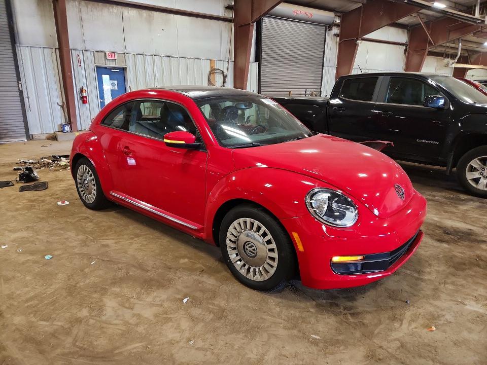 63038886 :رقم المزاد ، 3VWJX7AT5EM631295 vin ، 2014 Volkswagen Beetle مزاد بيع