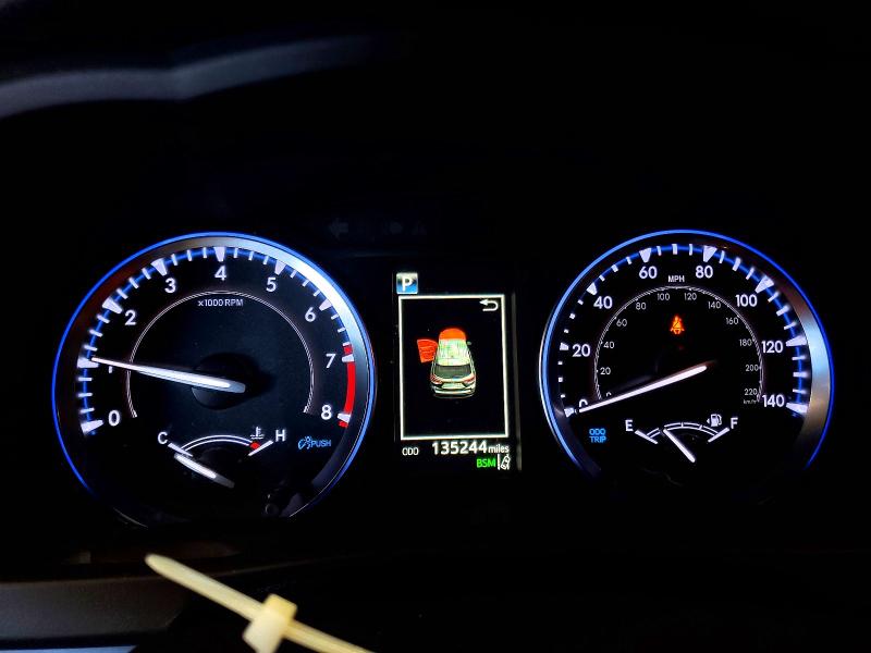 60934686 :رقم المزاد ، 5TDJZRFHXKS708977 vin ، 2019 Toyota Highlander مزاد بيع