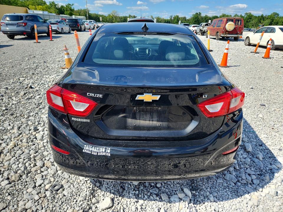 2018 Chevrolet Cruze მანქანა იყიდება აუქციონზე, vin: 1G1BE5SM5J7103715, აუქციონის ნომერი: 62942306