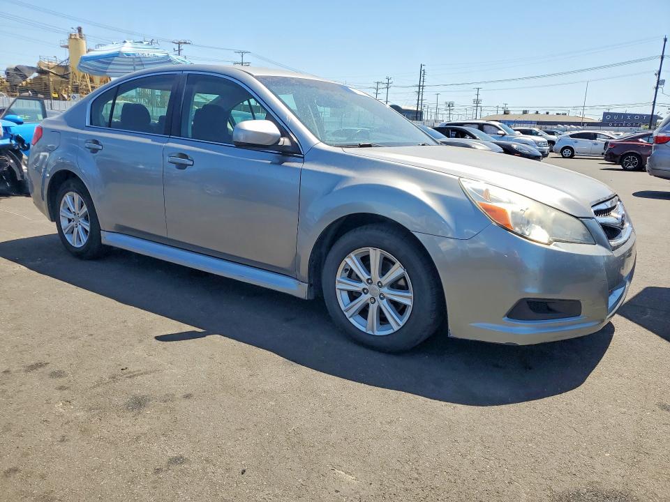 61023526 :رقم المزاد ، 4S3BMBF69B3249645 vin ، 2011 Subaru Legacy مزاد بيع