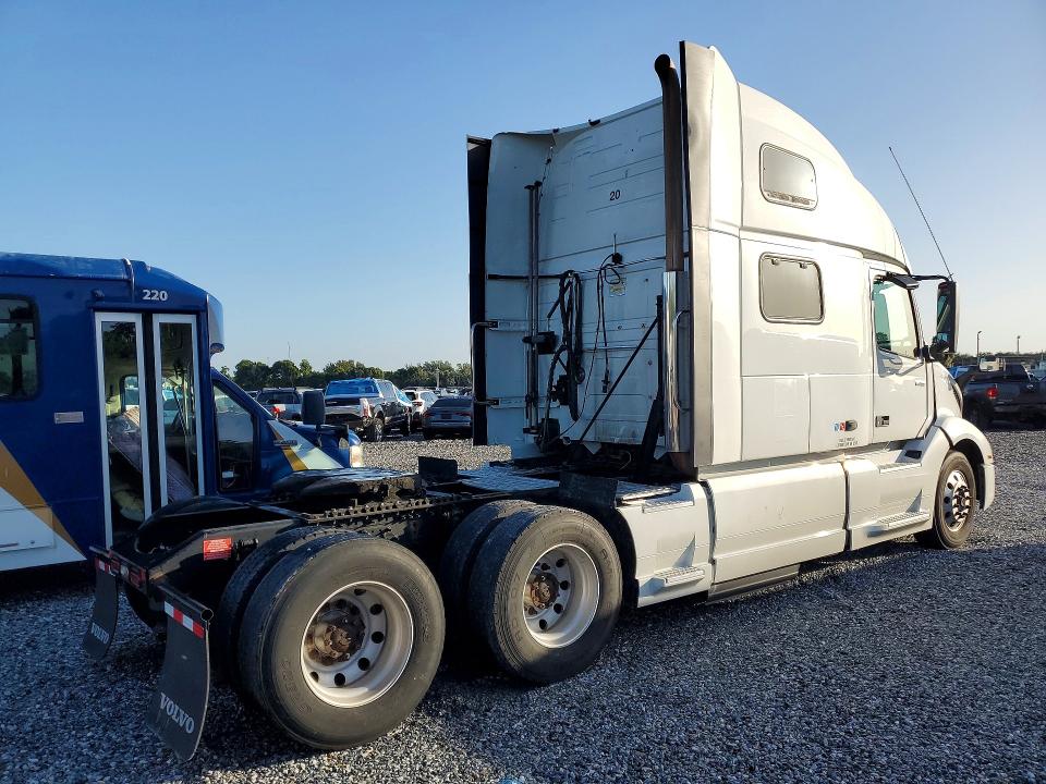 59232816 :رقم المزاد ، 4V4NC9EH9LN259825 vin ، 2020 Volvo Vnl مزاد بيع