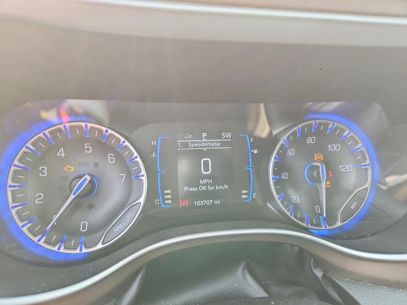 60698296 :رقم المزاد ، 2C4RC1BG4HR519651 vin ، 2017 Chrysler Pacifica مزاد بيع