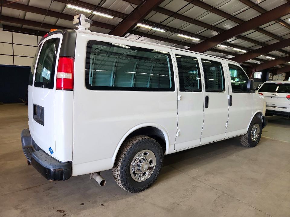 2015 Chevrolet Express G2500 მანქანა იყიდება აუქციონზე, vin: 1GCWGFCB0F1260519, აუქციონის ნომერი: 62478316