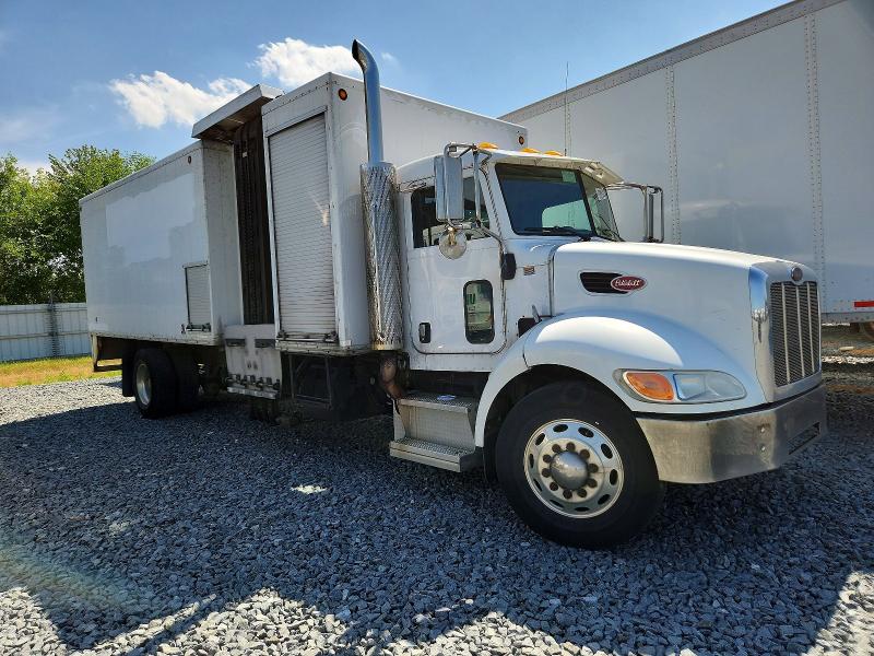 56722096 :رقم المزاد ، 2NPLHM7X08M760811 vin ، 2008 Peterbilt 335 مزاد بيع