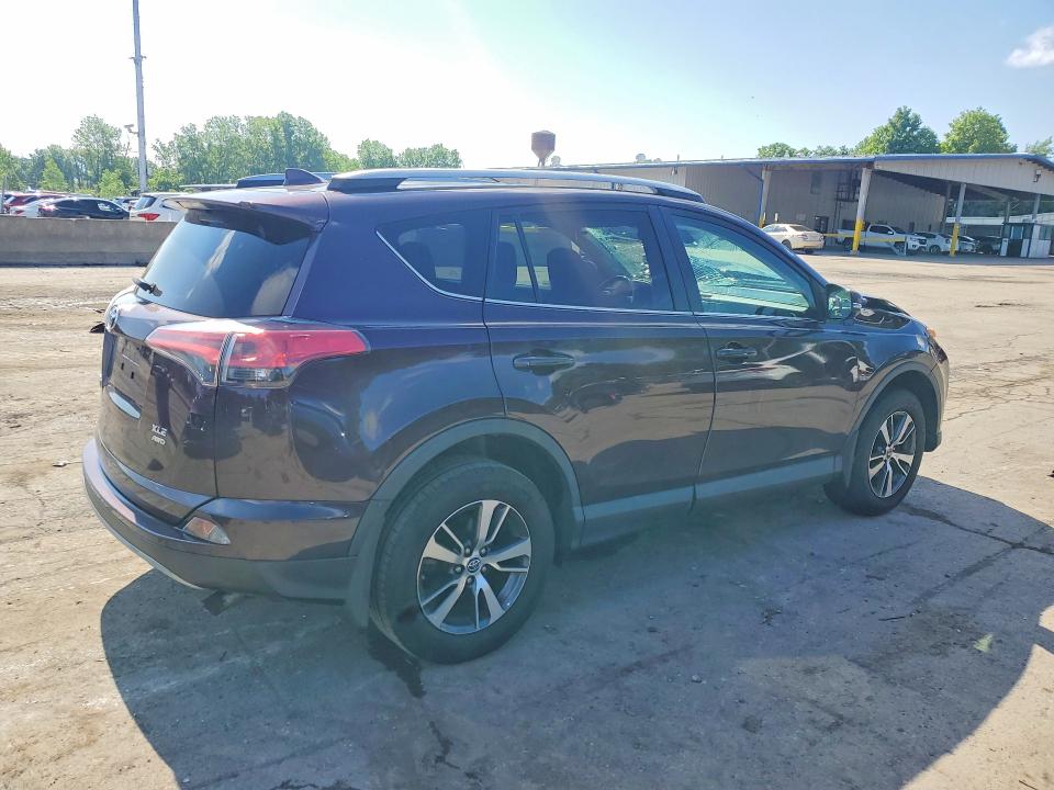 60198976 :رقم المزاد ، 2T3RFREV0HW667267 vin ، 2017 Toyota Rav4 مزاد بيع