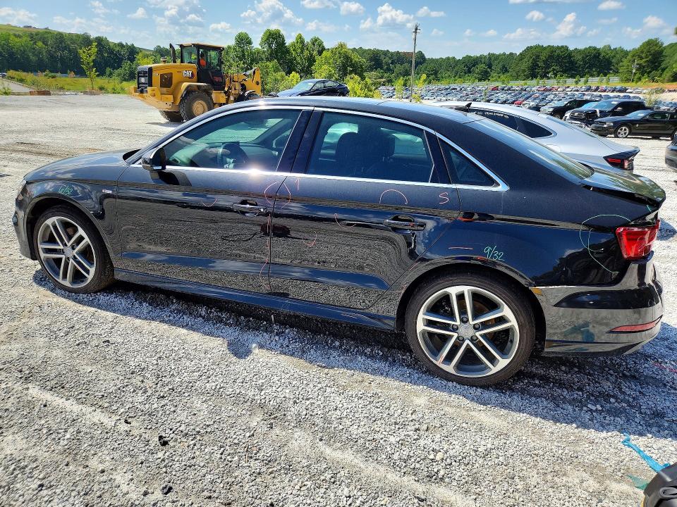 Продажа на аукционе авто 2018 Audi A3, vin: WAUJ8GFF2J1083120, номер лота: 61664266