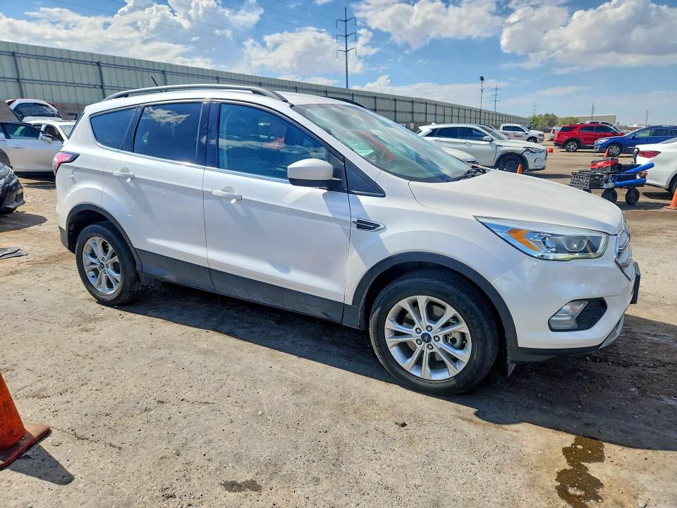 61568306 :رقم المزاد ، 1FMCU9HD4JUA34803 vin ، 2018 Ford Escape مزاد بيع