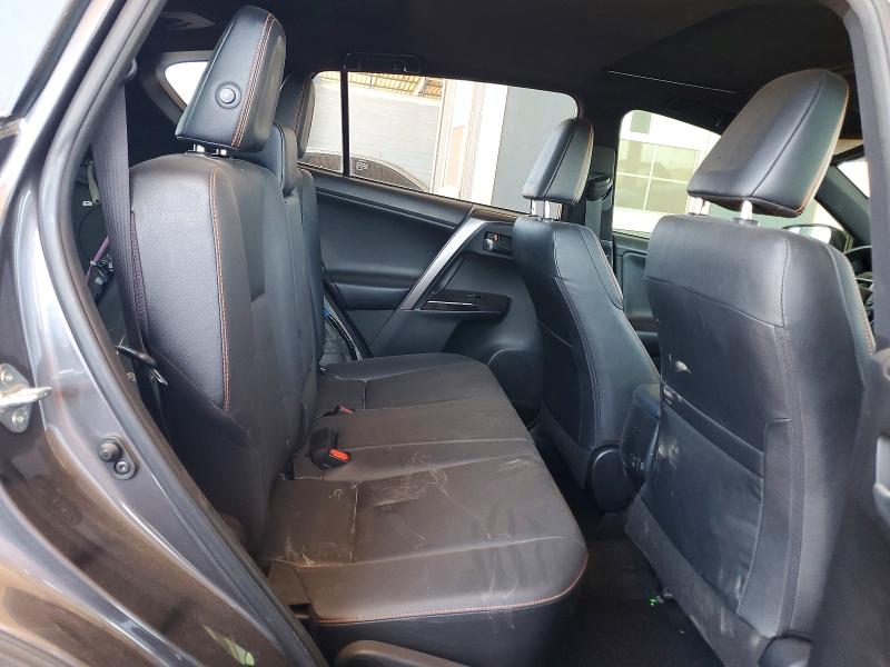 60782536 :رقم المزاد ، JTMNFREV7JJ181560 vin ، 2018 Toyota Rav4 مزاد بيع