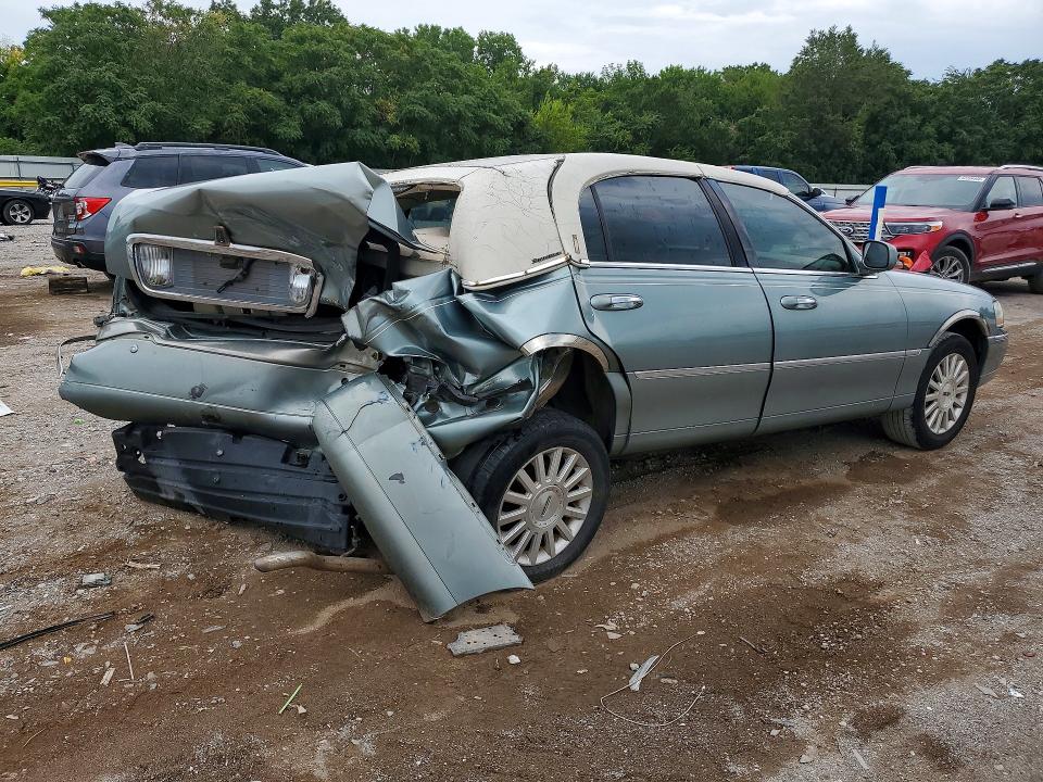 Aukcja sprzedaży 2004 Lincoln Town Car, vin: 1LNHM81W24Y687798, numer aukcji: 61877756